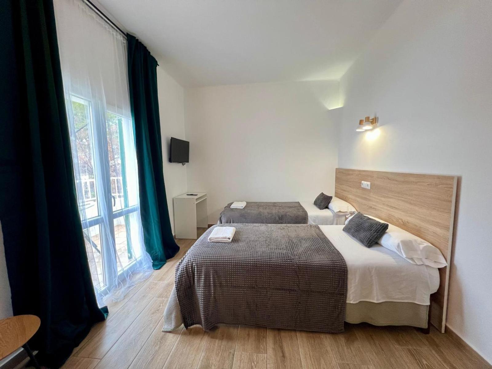 Hostal Oasis Dor Cala D´Or Dış mekan fotoğraf